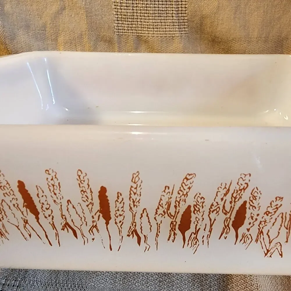Vintage Proctor Silex Casserole Slow Cook Dish 9 x 7.5 Wheat Pattern Milk Glass